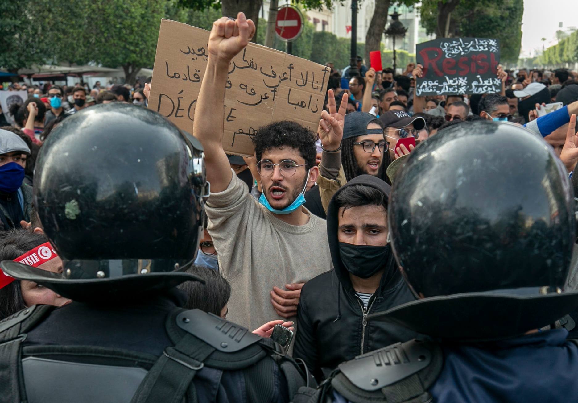 Solidarité internationale avec le mouvement social  de la jeunesse en Tunisie