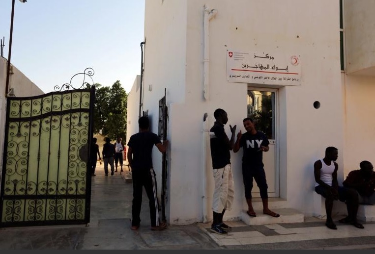 Une inévitable tentative de suicide d’un réfugié en Tunisie Fr- En